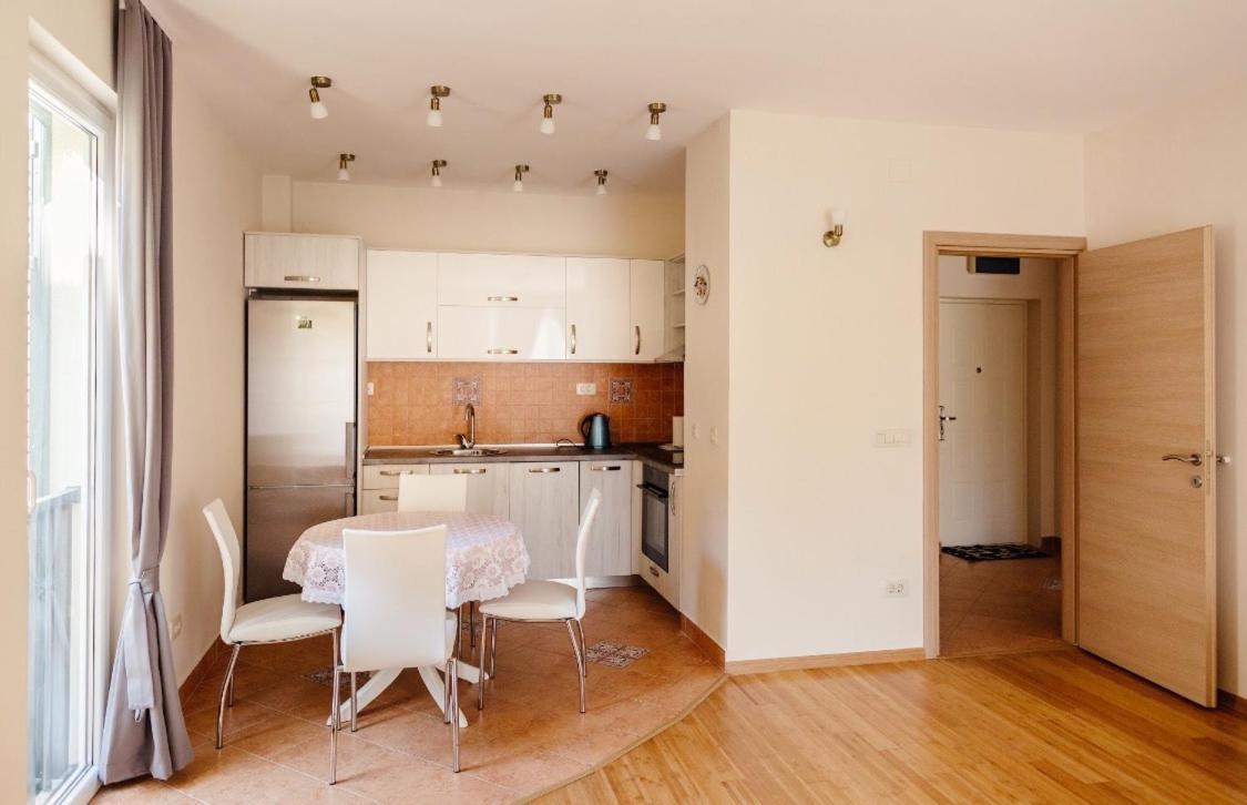 Apartments Nirgilija Тиват Экстерьер фото